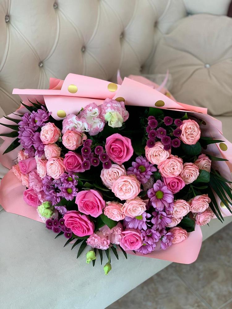 Букет цветов из: Хризантемы, Розы и Лизиантусы в Микуни