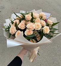 Букет Кремовые розы Латте в Микуни