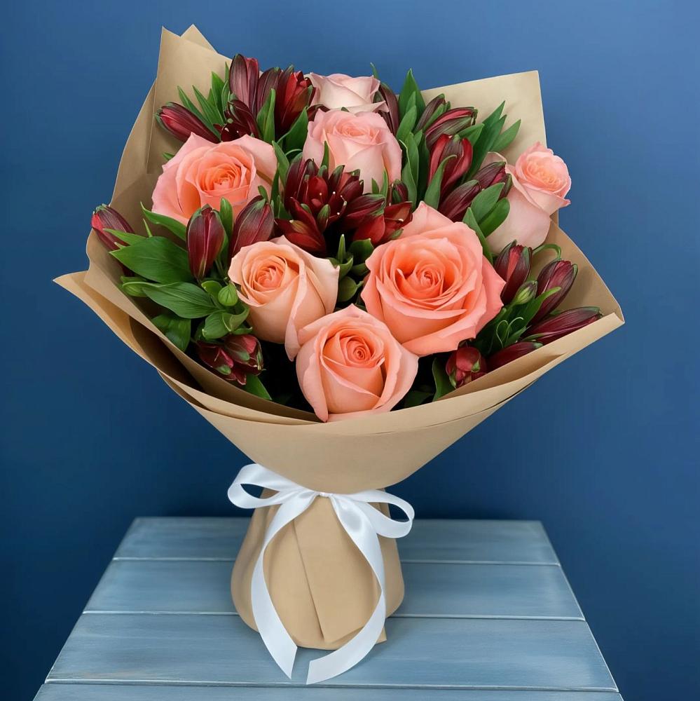 Букет Сплетённые любовью в Микуни Букет цветов из: Розы и Альстромерии в Микуни