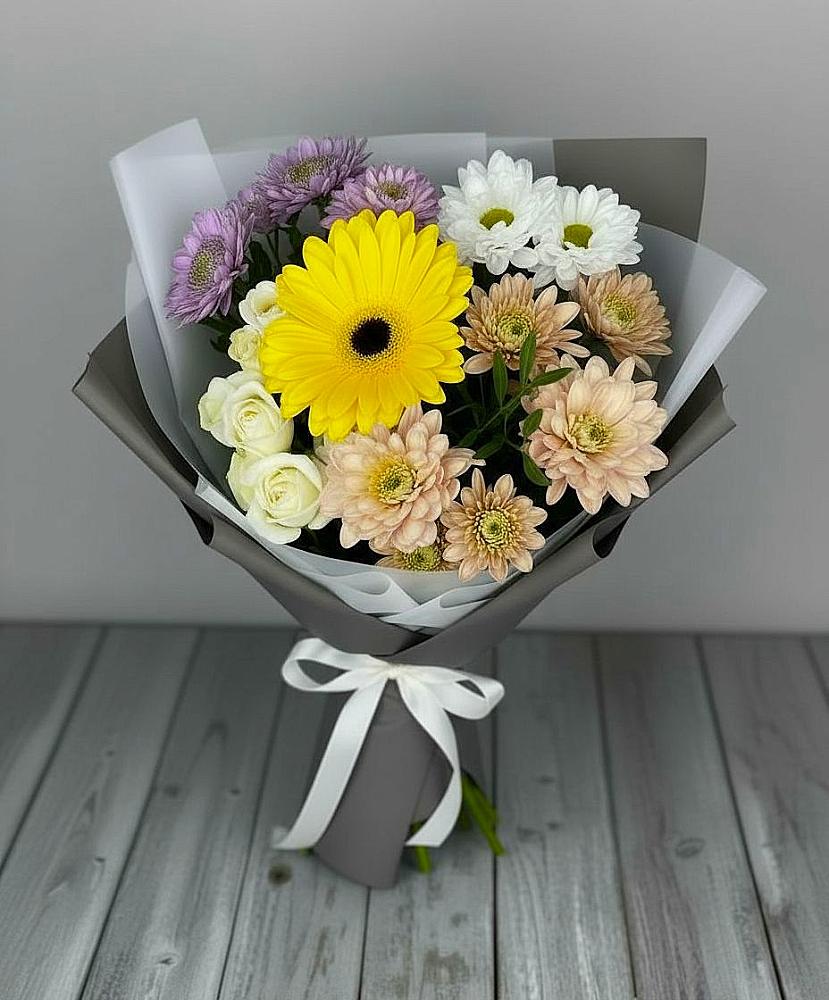 Букет цветов из: Розы, Герберы и Хризантемы в Микуни