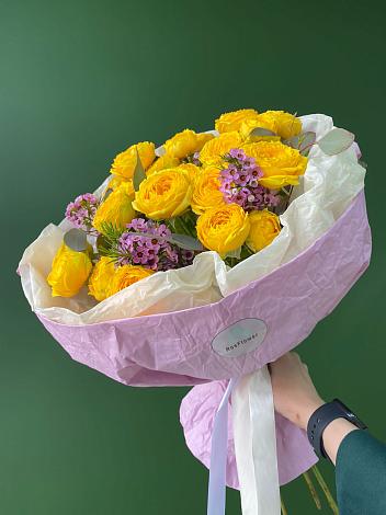 Букет Кустовые желтые розы в Микуни