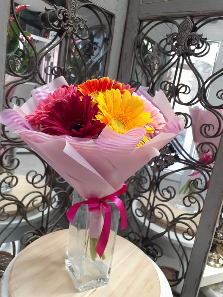 Букет радуга в Микуни Букет цветов из: Герберы в Микуни