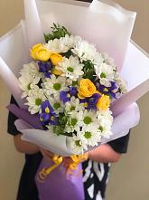 Букет цветов из:  Ирисы, Хризантемы и Розы #REPLACE_PRED# Микуни
