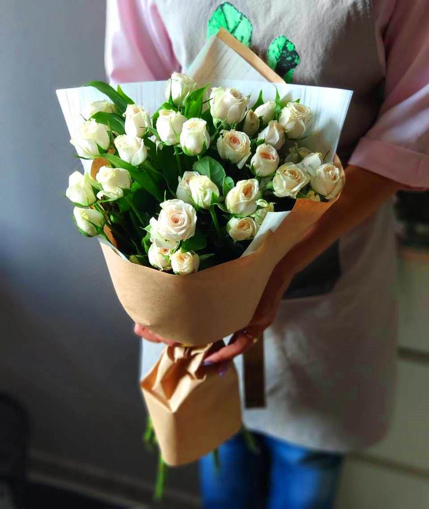 Букет цветов из: Розы в Микуни