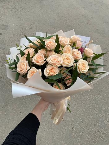 Букет Кремовые розы Латте в Микуни