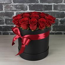Цветочная композиция из Розы в шляпной коробке #REPLACE_PRED# Микуни
