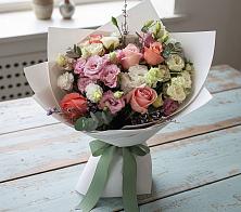 Букет цветов из:  Розы, Лизиантусы и Гвоздики #REPLACE_PRED# Микуни