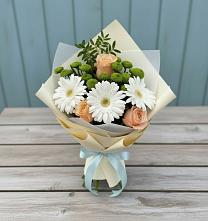Букет герберы и розы в Микуни Букет цветов из:  Герберы, Розы и Хризантемы в Микуни