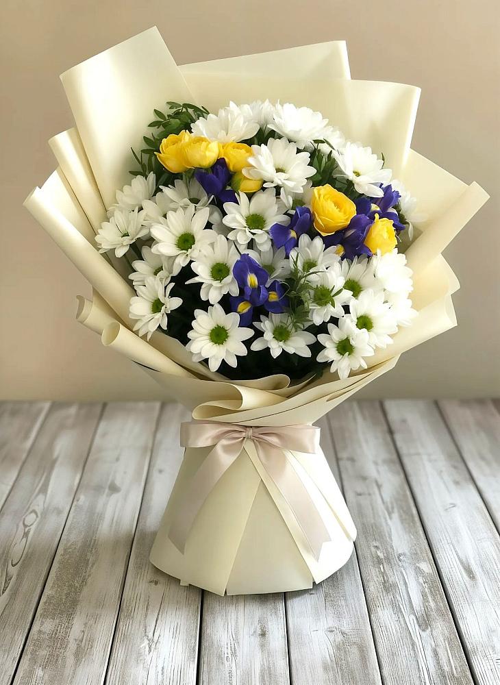 Букет цветов из: Ирисы, Хризантемы и Розы в Микуни